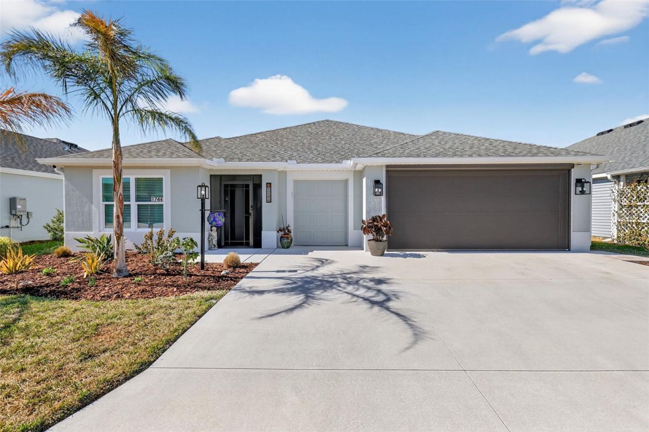 1744 Woelkers Circle, The Villages, FL 34762 Photo