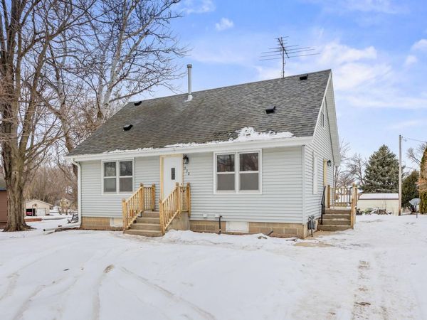 530 4th Street N, Winsted, MN 55395