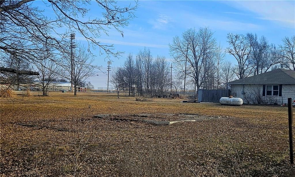 305 E Sixth Street, Urich, MO 64788 Main Photo