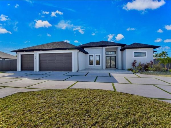 18 Nelson RD N, CAPE CORAL, FL 33993