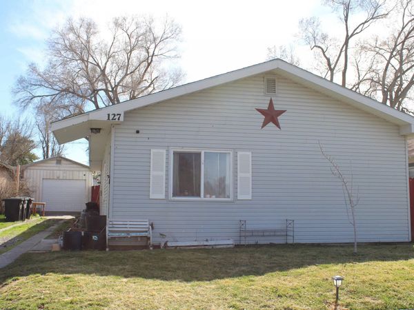 127 E Garfield Ave, Glenns Ferry, ID 83623