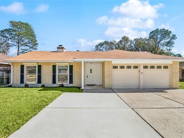 110 W QUEENS Drive, Slidell, LA 70458
