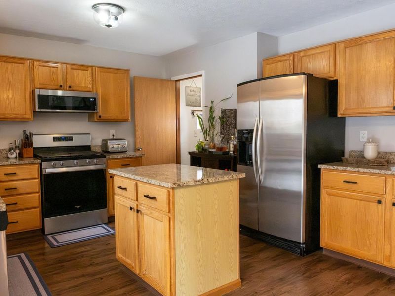 2361 Sunladen Drive, Grove City, OH 43123 Photo 11