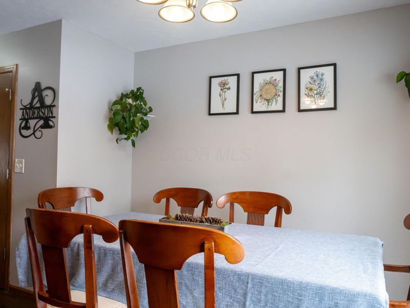 2361 Sunladen Drive, Grove City, OH 43123 Photo 8