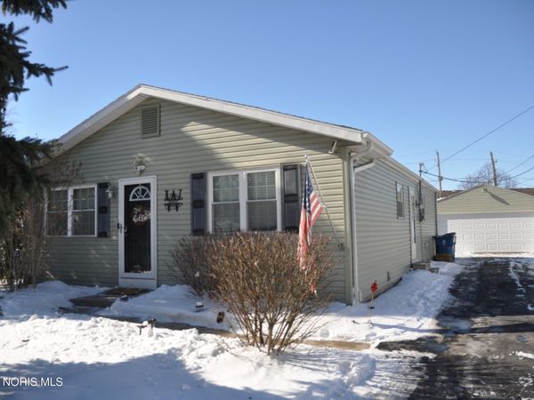 28845 Starlight Road, Perrysburg, OH 43551