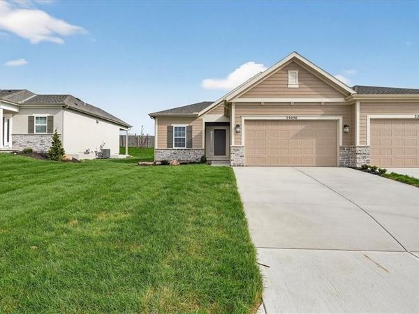 25050 W 94th Terrace, Lenexa, KS 66227