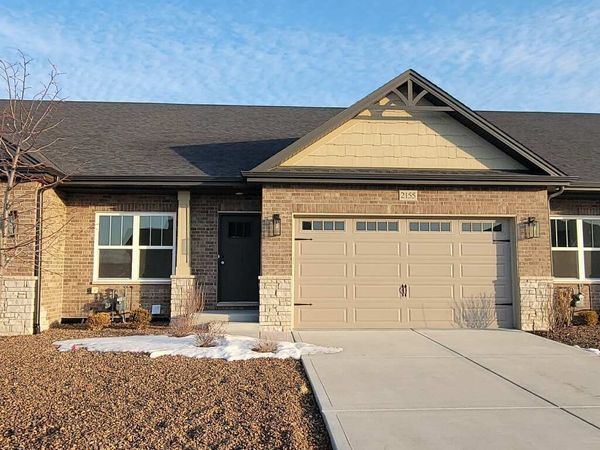 2155 Sky Harbor Drive, New Lenox, IL 60451