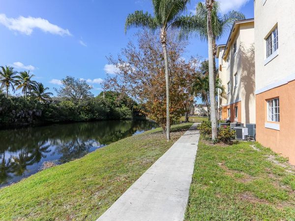 3680 N 56th Ave, Unit 806, Hollywood, FL 33021