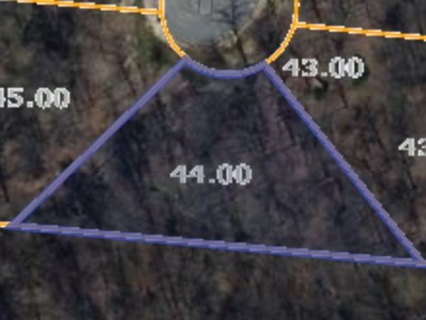 2450 Whispering Oaks Ln , Cookeville, TN 38501