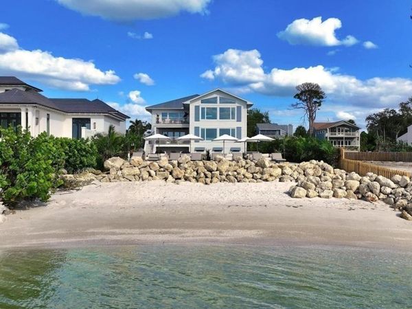 4046 HIGEL AVENUE, SARASOTA, FL 34242