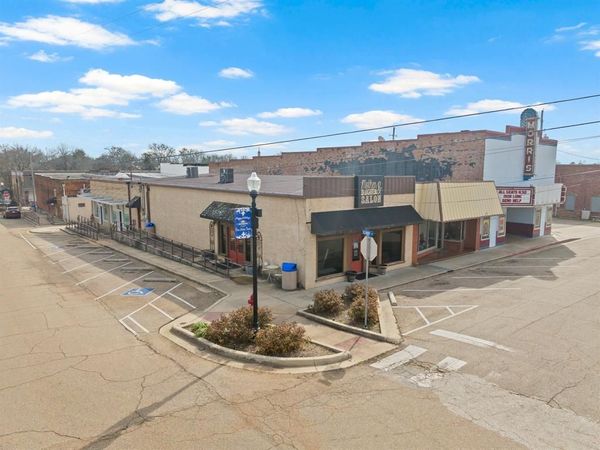 112 N Lamar Street , Daingerfield, TX 75638