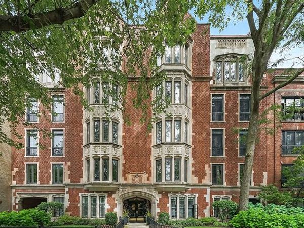 500 W BARRY Avenue, Unit 2E, Chicago, IL 60657