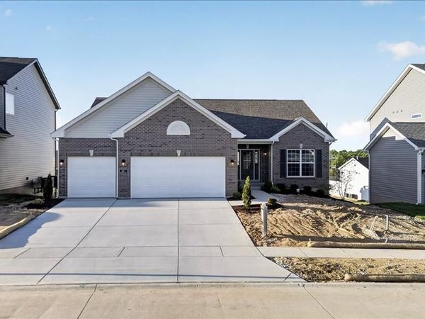 421 Farmhouse Drive, O'Fallon, MO 63385