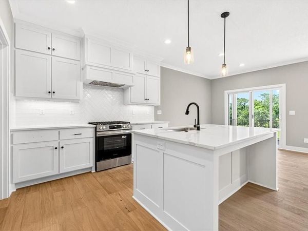 25067 W 94th Terrace, Lenexa, KS 66227