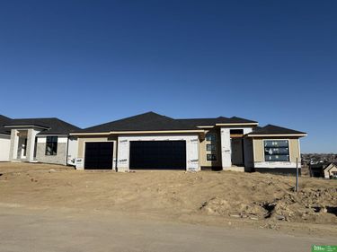 10709 S 219th Avenue, Gretna, NE 68028