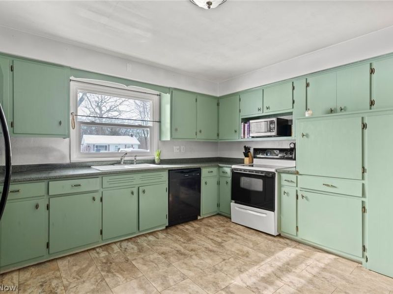 619 Moore Road, Akron, OH 44319 Photo 20