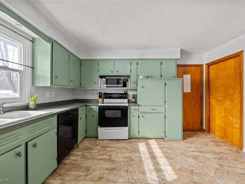 619 Moore Road, Akron, OH 44319 Photo 21