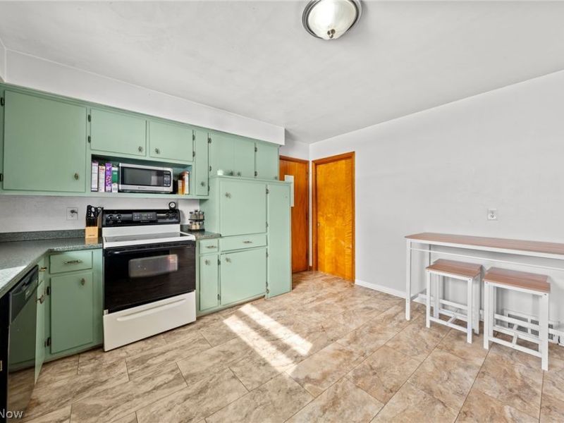 619 Moore Road, Akron, OH 44319 Photo 22