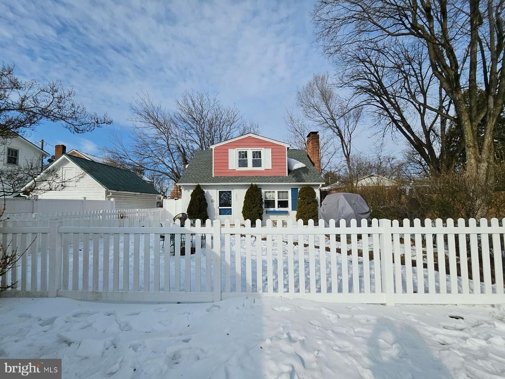 407 Van Fossen Street, Winchester, VA 22601 Main Photo