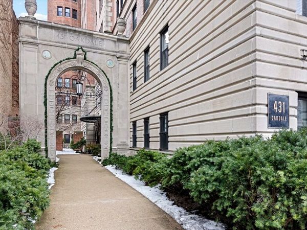 431 W Oakdale Avenue, Unit 13D, Chicago, IL 60657