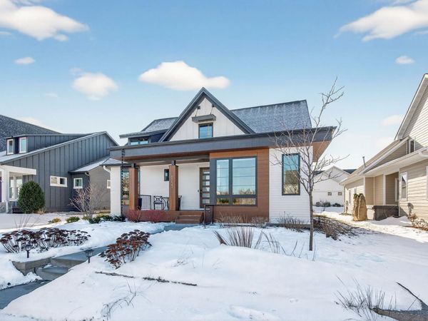 11425 Wildflower Drive N, Lake Elmo, MN 55042