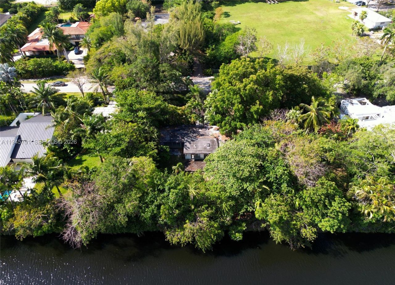 5811 SW 88th St, Pinecrest, FL 33156 Photo