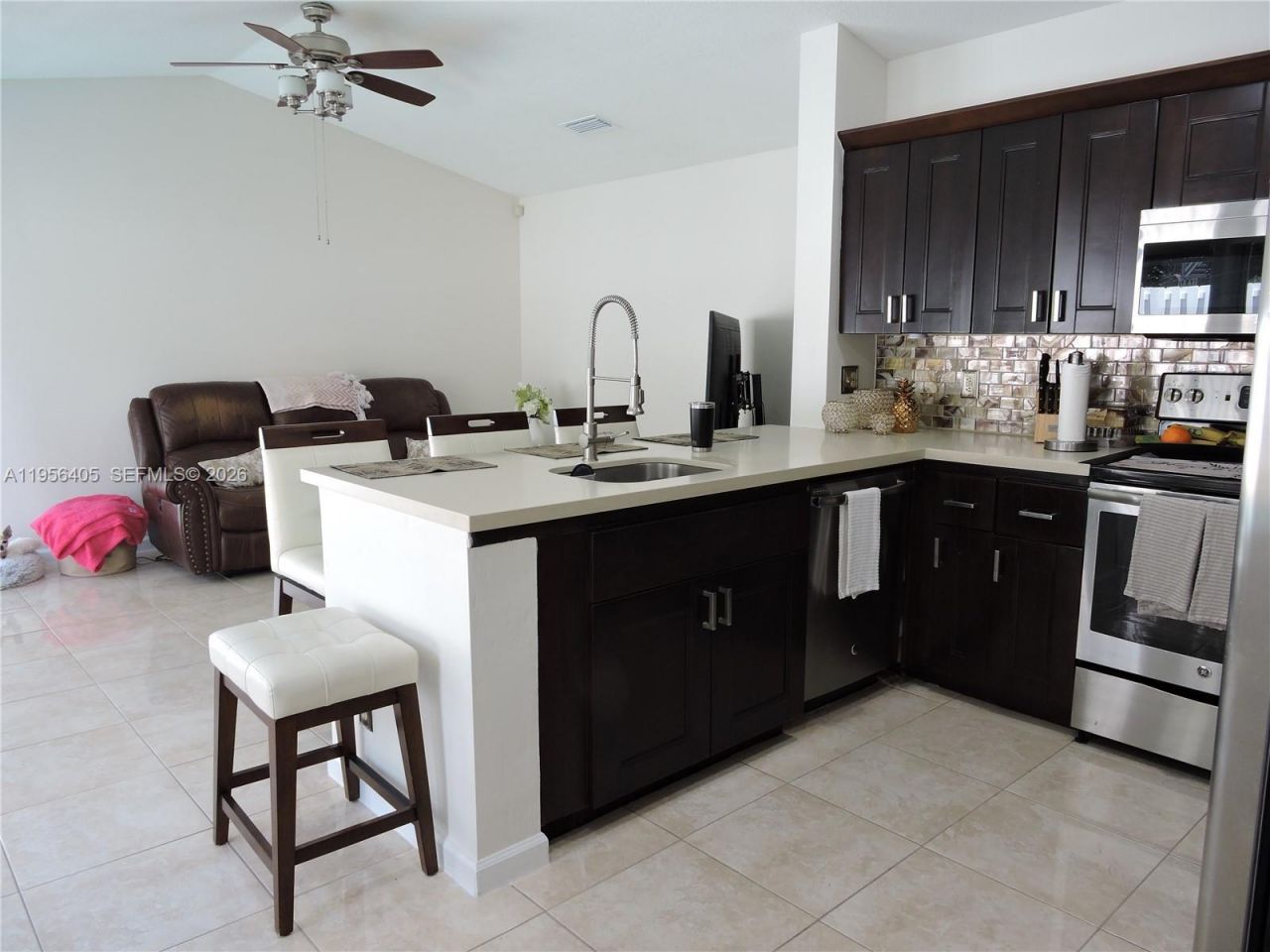 10575 SW 12th Mnr, Pembroke Pines, FL 33025 Photo