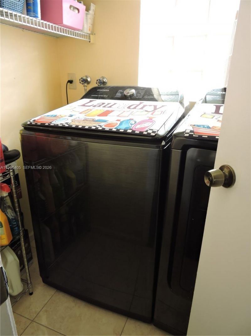 10575 SW 12th Mnr, Pembroke Pines, FL 33025 Photo