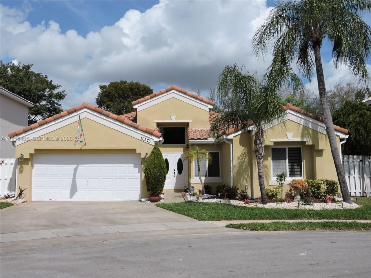 10575 SW 12th Mnr, Pembroke Pines, FL 33025 Photo