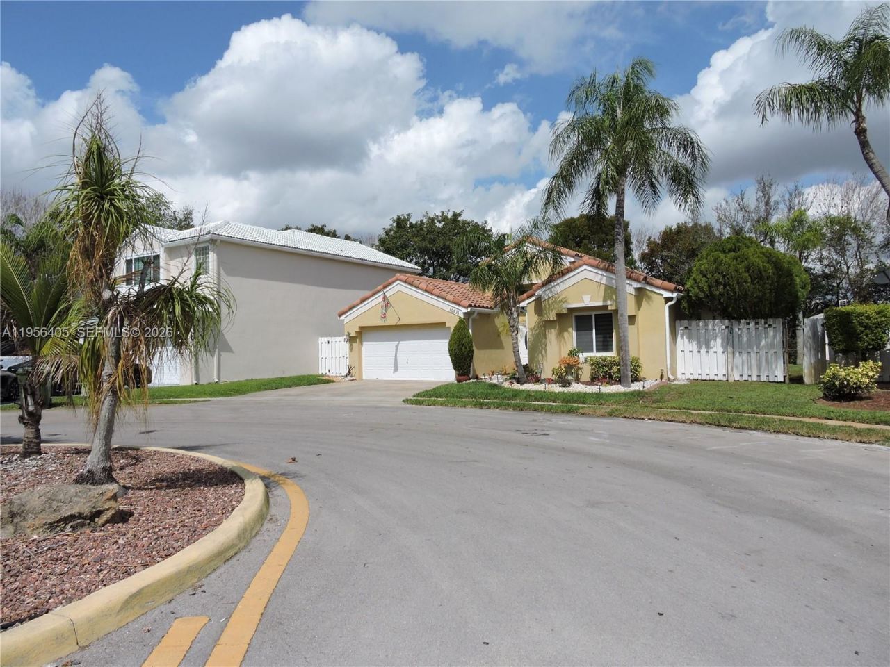 10575 SW 12th Mnr, Pembroke Pines, FL 33025 Photo