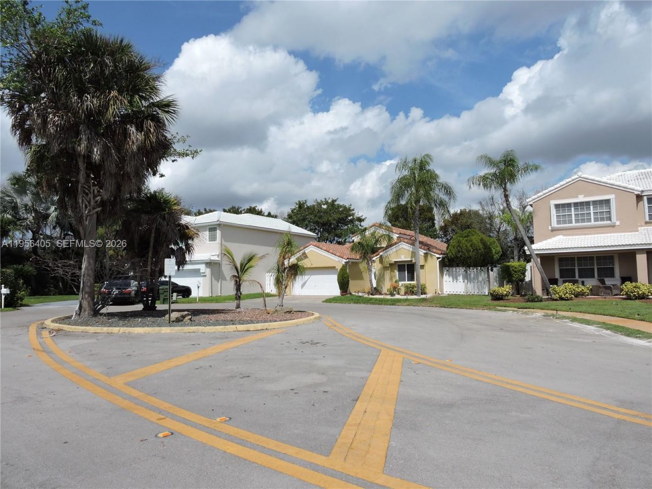 10575 SW 12th Mnr, Pembroke Pines, FL 33025 Photo