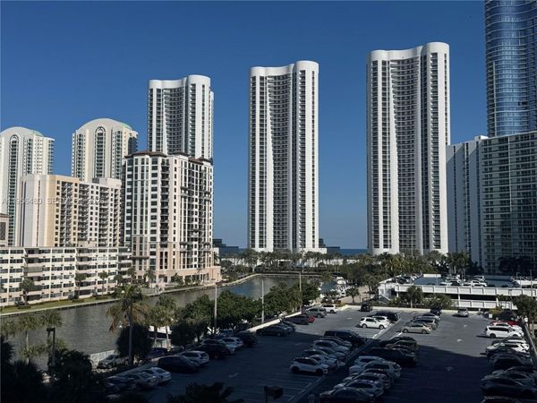 300 Bayview Dr , Unit 501, Sunny Isles Beach, FL 33160
