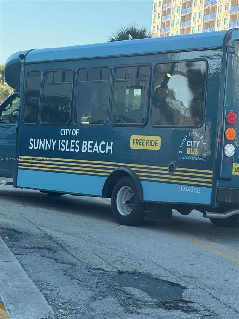 300 Bayview Dr , Unit 501, Sunny Isles Beach, FL 33160 Photo