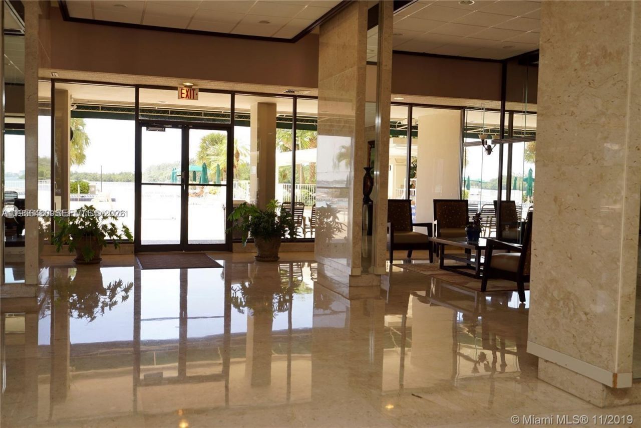 300 Bayview Dr , Unit 501, Sunny Isles Beach, FL 33160 Photo