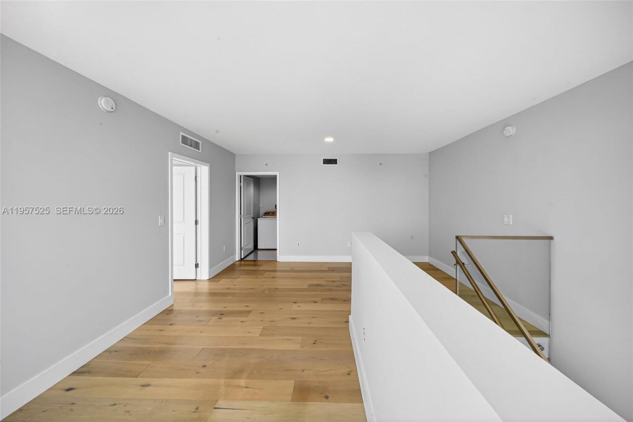 400 Sunny Isles Blvd, Unit 102, Sunny Isles Beach, FL 33160 Photo