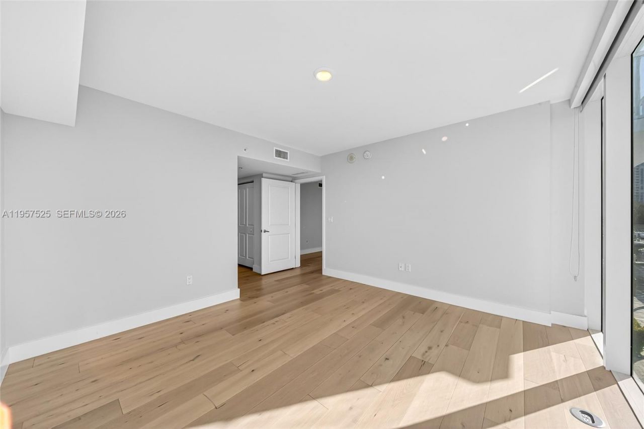 400 Sunny Isles Blvd, Unit 102, Sunny Isles Beach, FL 33160 Photo