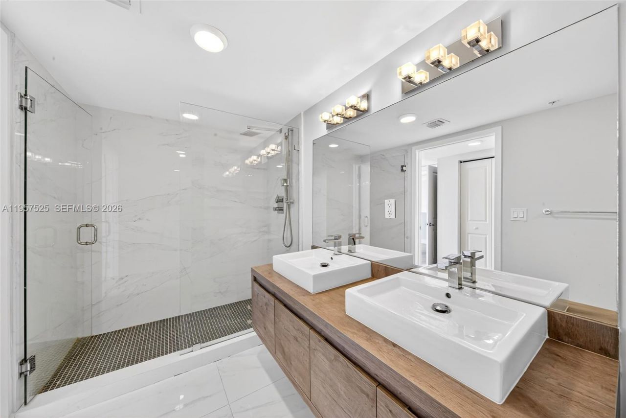 400 Sunny Isles Blvd, Unit 102, Sunny Isles Beach, FL 33160 Photo