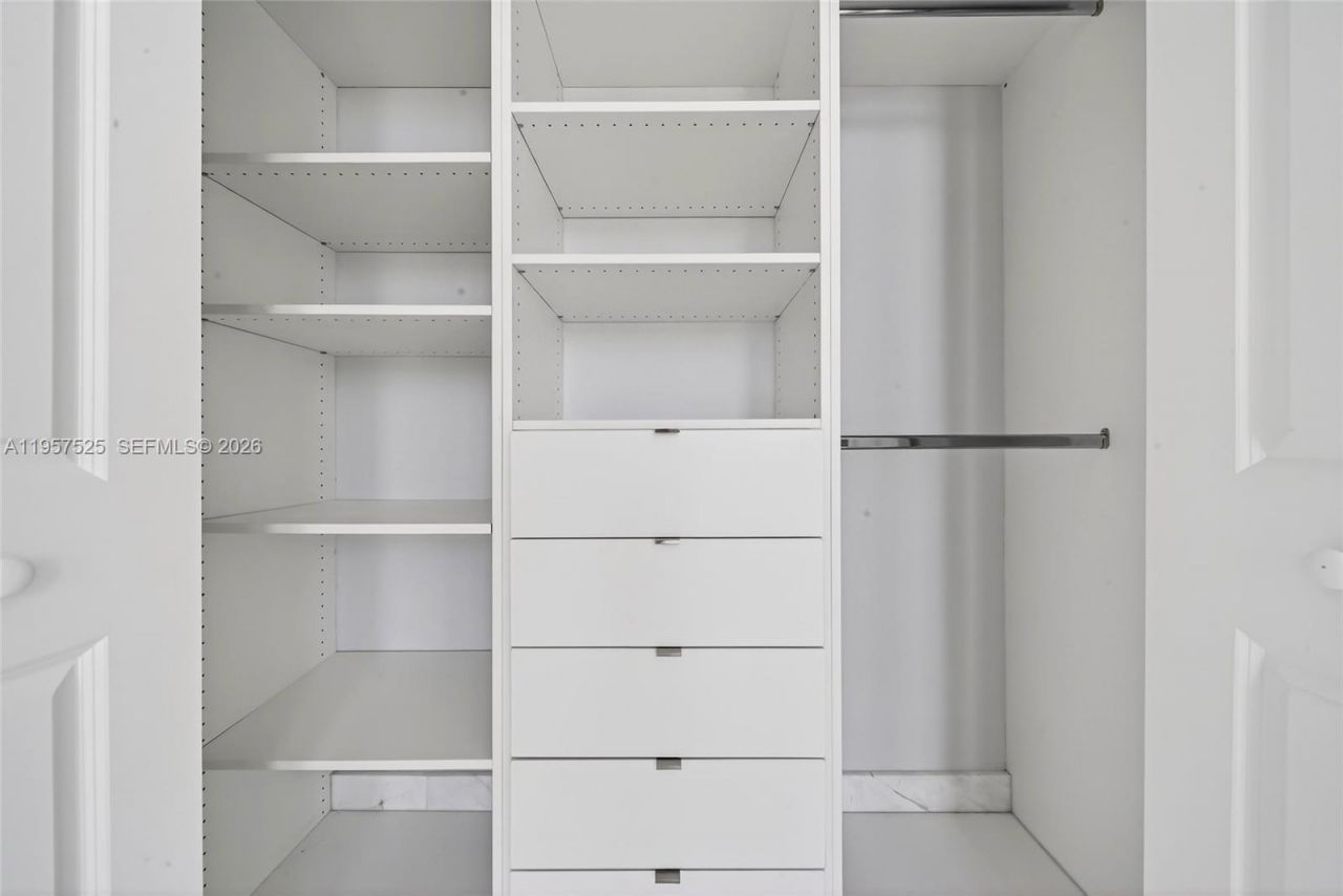 400 Sunny Isles Blvd, Unit 102, Sunny Isles Beach, FL 33160 Photo