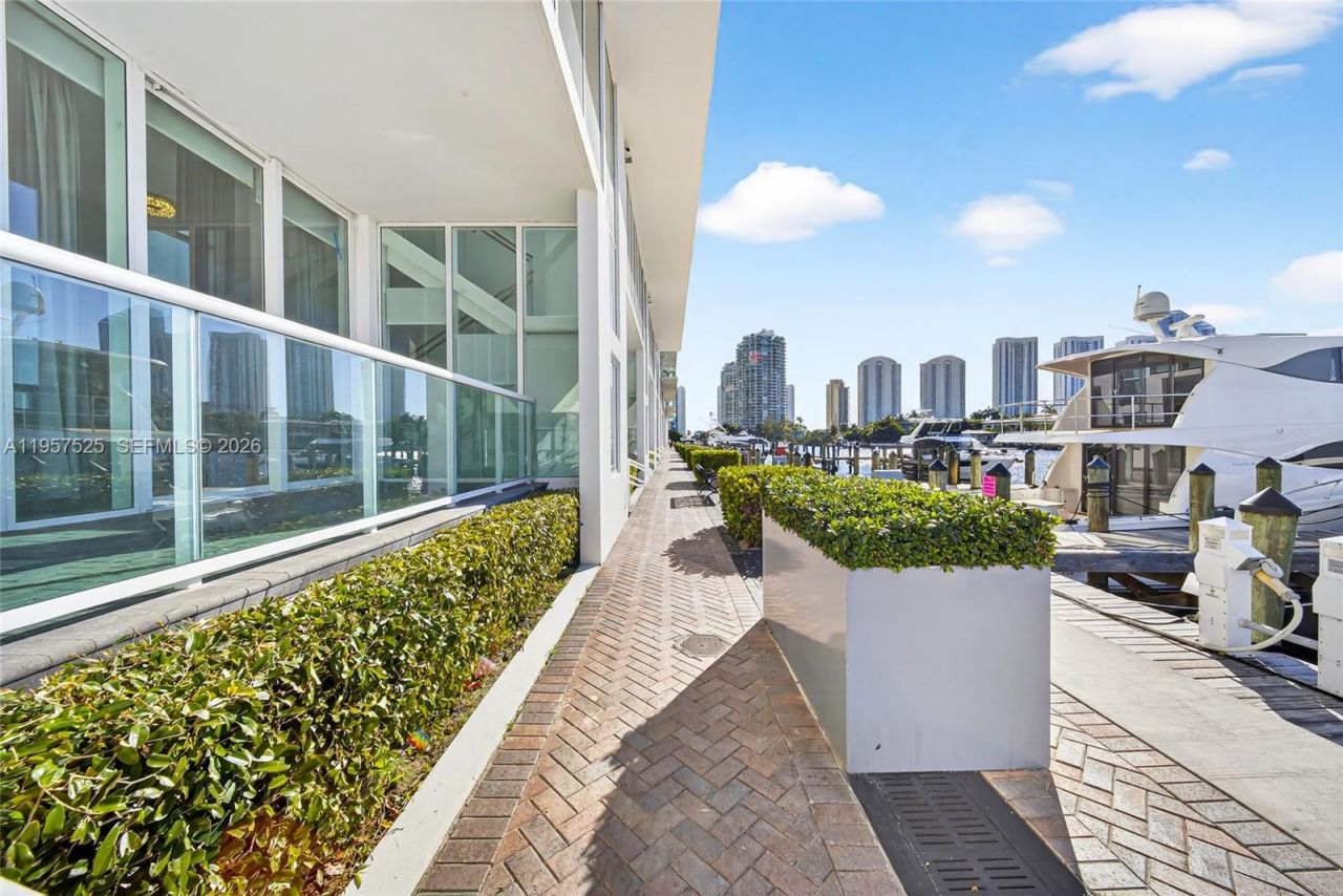 400 Sunny Isles Blvd, Unit 102, Sunny Isles Beach, FL 33160 Photo
