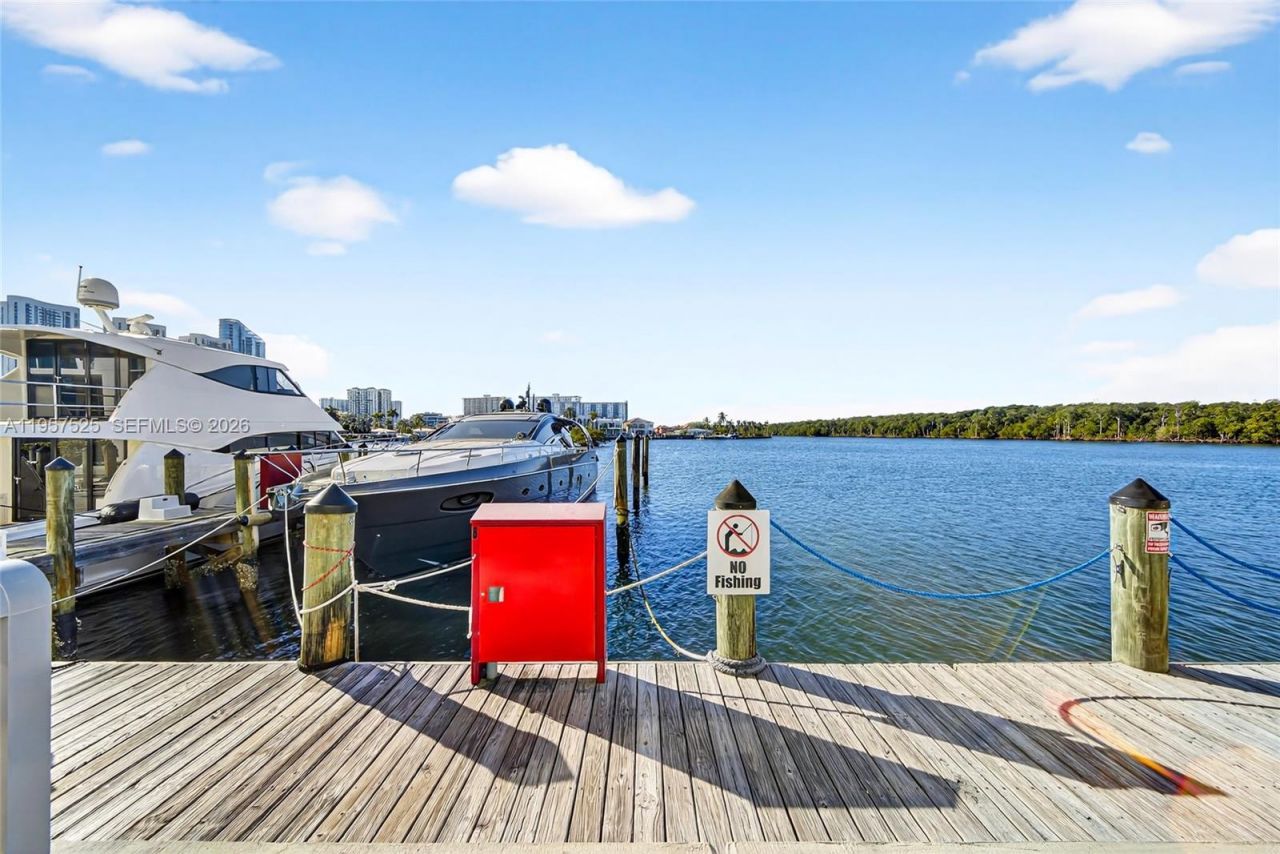 400 Sunny Isles Blvd, Unit 102, Sunny Isles Beach, FL 33160 Photo