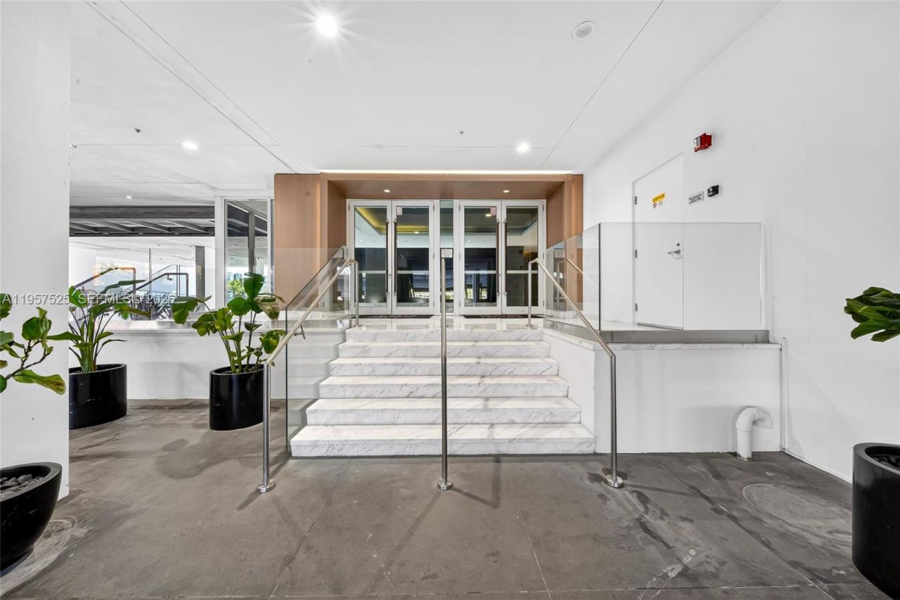 400 Sunny Isles Blvd, Unit 102, Sunny Isles Beach, FL 33160 Photo