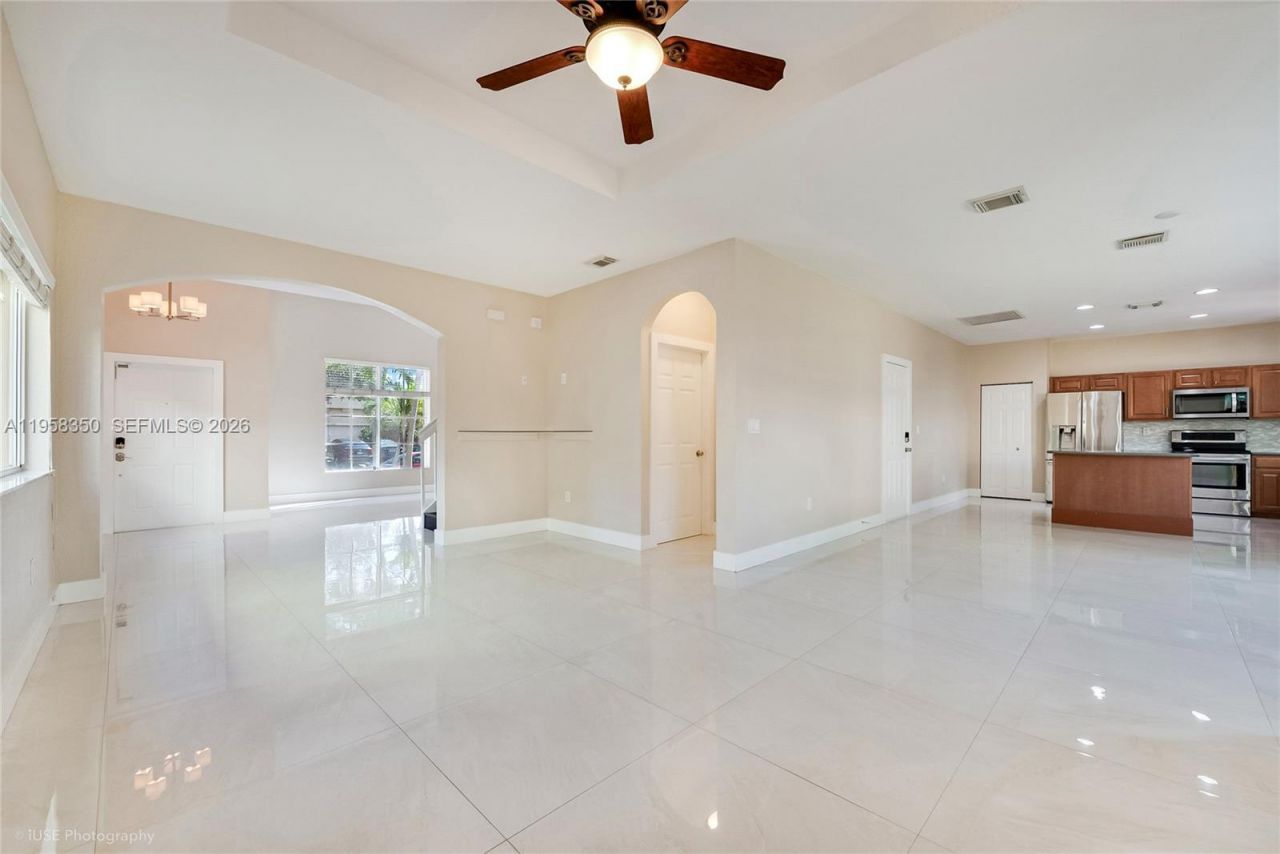 22604 SW 94th Ct, Cutler Bay, FL 33190 Photo