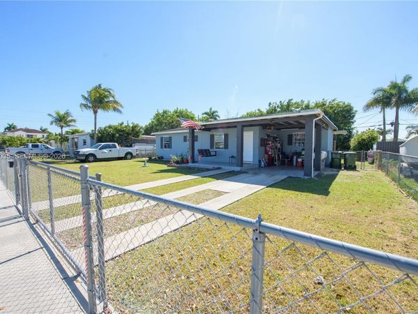 1560 NE 11th St, Homestead, FL 33033
