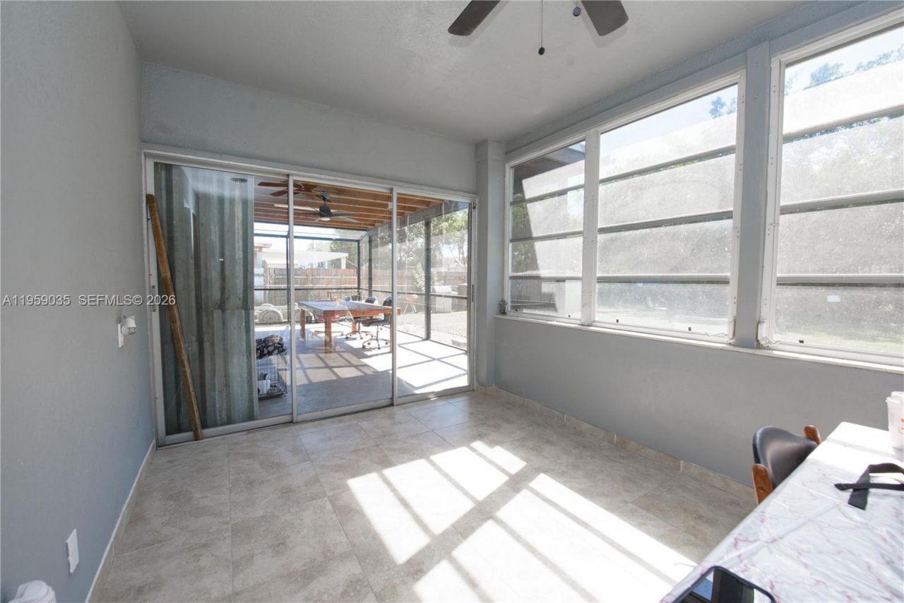 1560 NE 11th St , Homestead, FL 33033 Photo