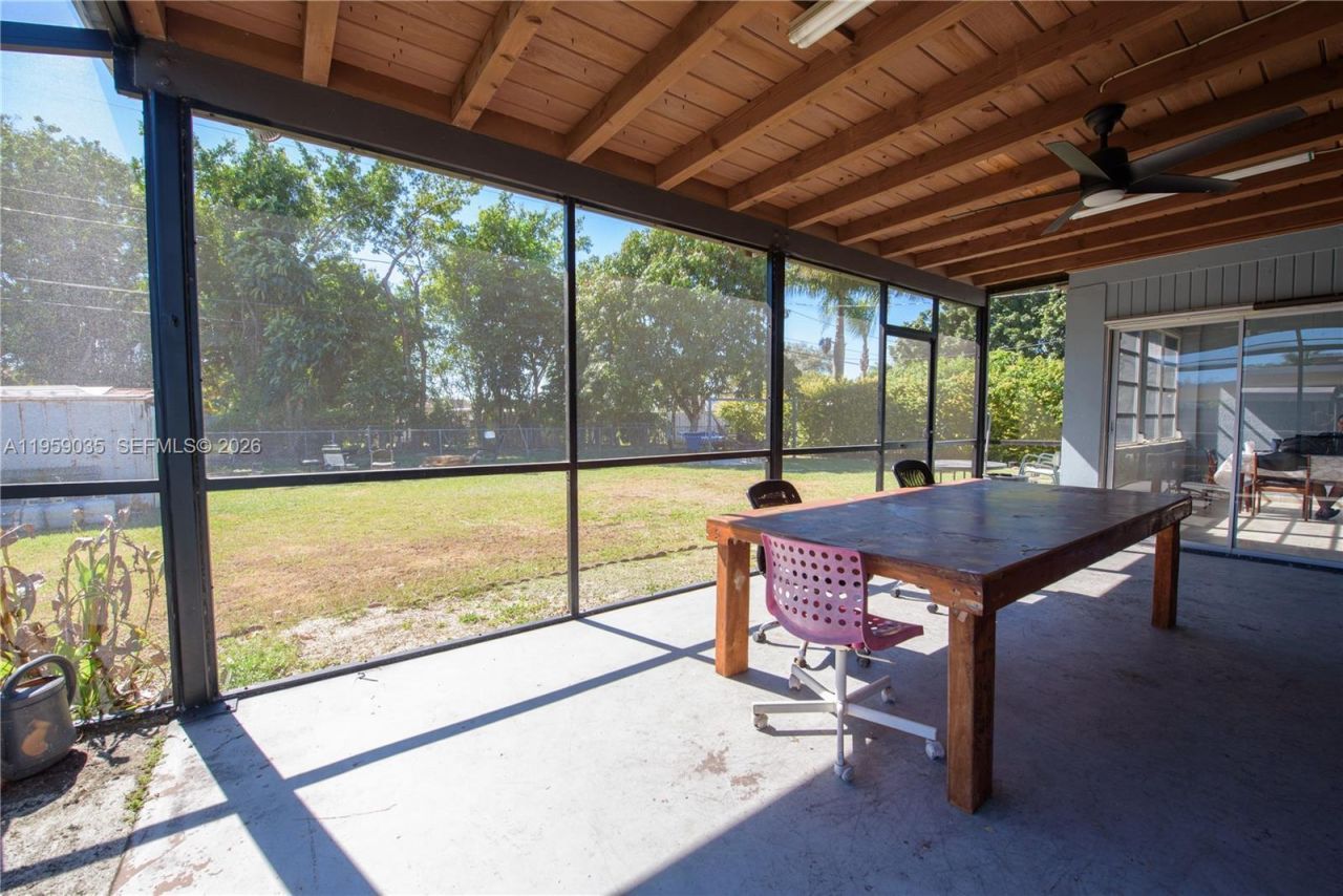 1560 NE 11th St, Homestead, FL 33033 Photo