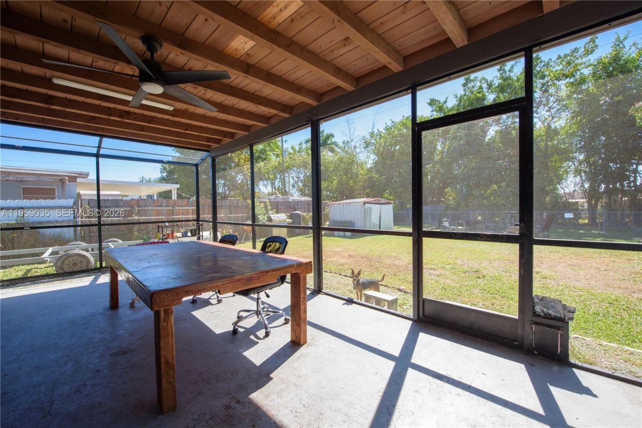 1560 NE 11th St , Homestead, FL 33033 Photo