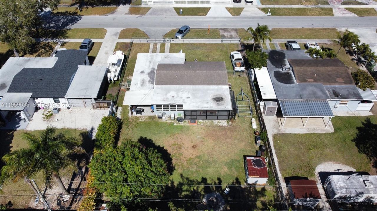 1560 NE 11th St , Homestead, FL 33033 Photo