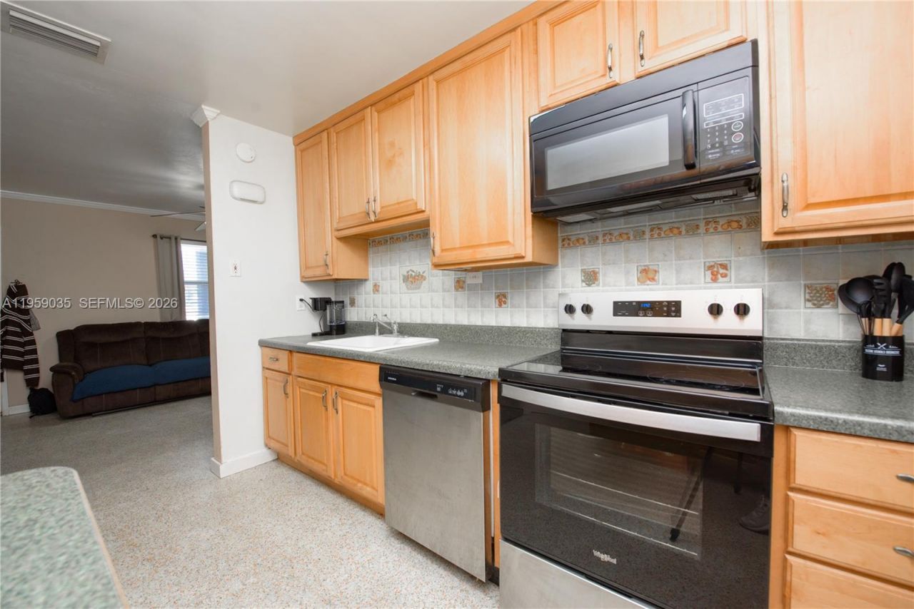 1560 NE 11th St, Homestead, FL 33033 Photo