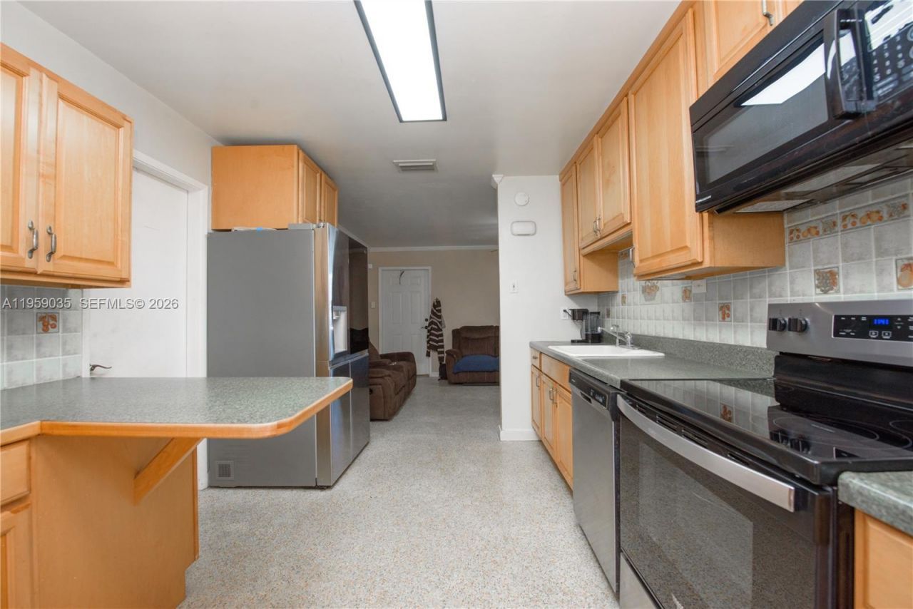 1560 NE 11th St, Homestead, FL 33033 Photo