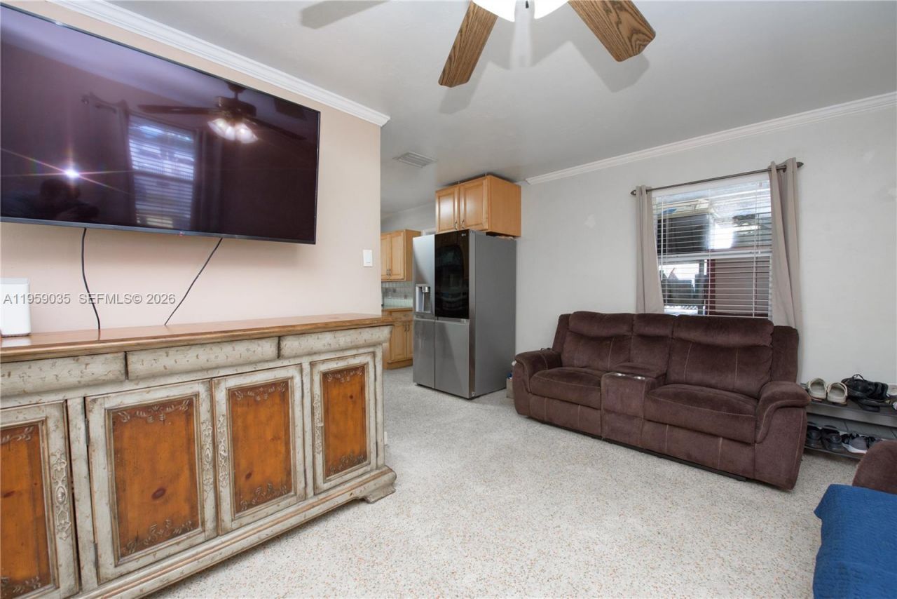 1560 NE 11th St , Homestead, FL 33033 Photo